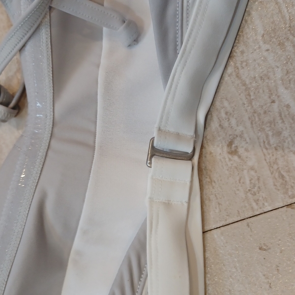 Trendy Athleta Bikini Top - Picture 4 of 9